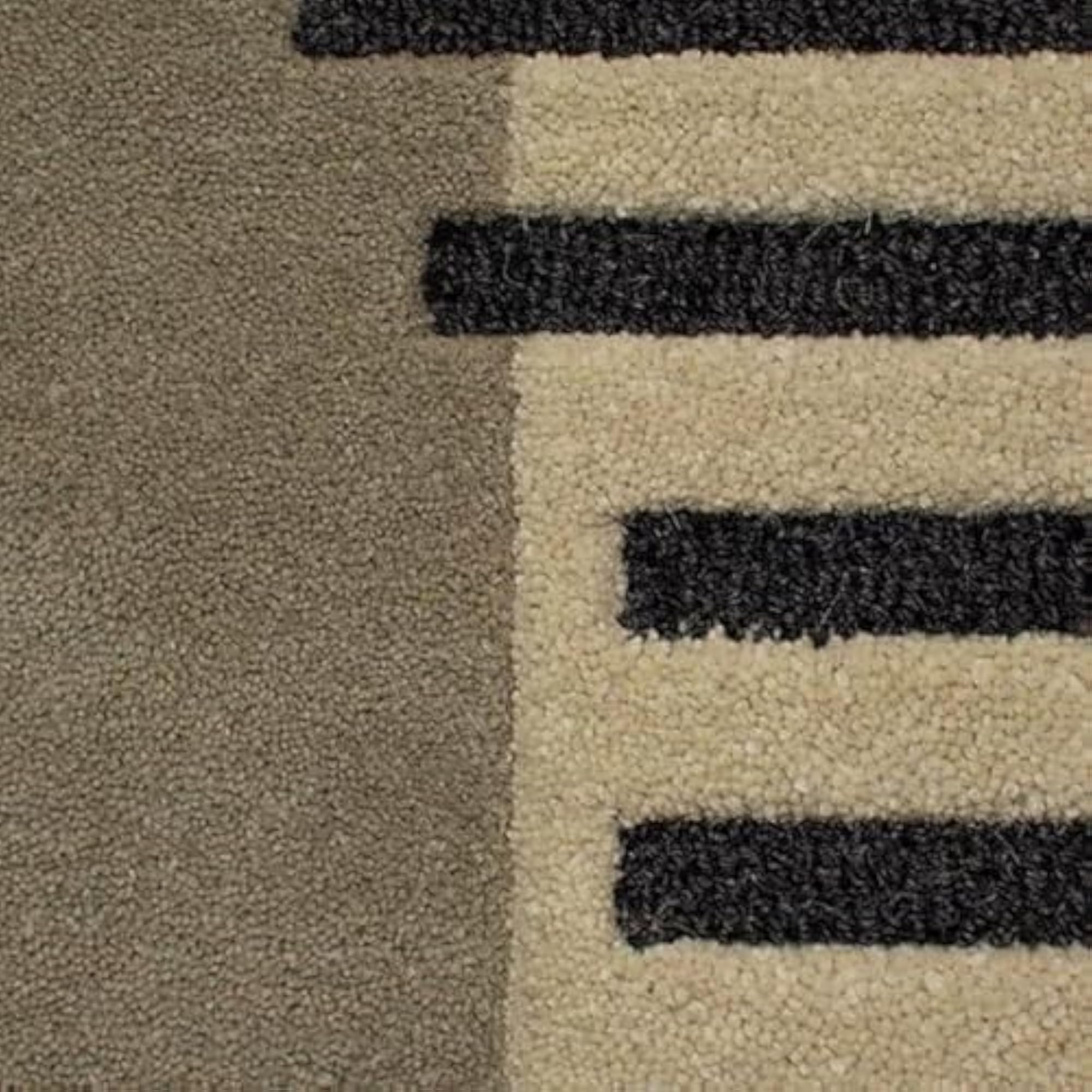 Export Quality Handmade Woollen Round Carpet