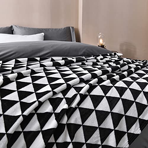 Vessia Oversized Flannel Fleece Reversible Throw Blanket(50X70 Inch) - Black And White Geometric Lightweight Fluffy Decorative Blanket #TOP2