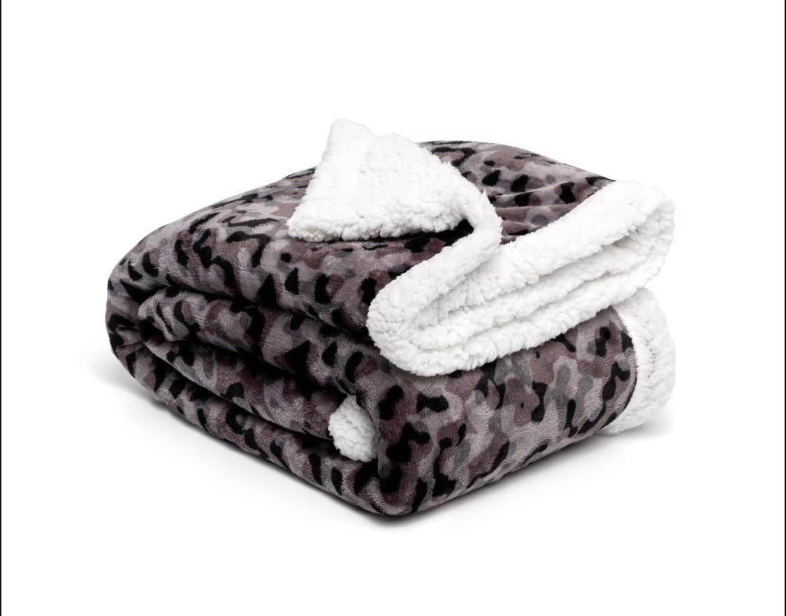 BROOKLYN + JAXSherpa Fleece Throw Blanket Reversible Super Soft Luxurious Cozy Plush (Double - 150 x 200 cm, Camo Black)