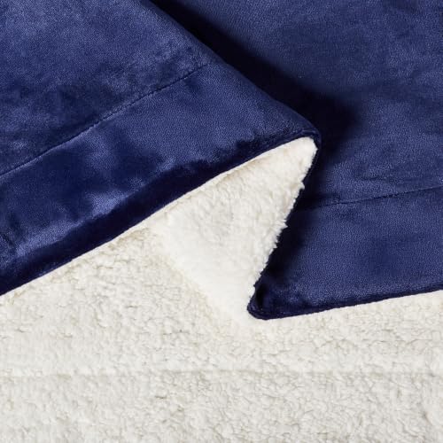 Miniatura 6 de Amazon Basics Coperta Plaid in Pile Sherpa, 127 x 152 cm, Blu Navy | per Divano, Reversibile