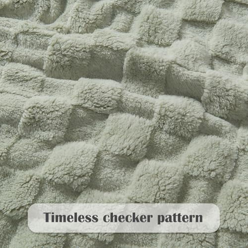 NEWCOSPLAY Super Soft Twin Blanket Sage Green Premium Silky Flannel Fleece 3D Checkered Lightweight Bed Blanket All Season Use (Sage Green Checkered, Twin(60"x80"))