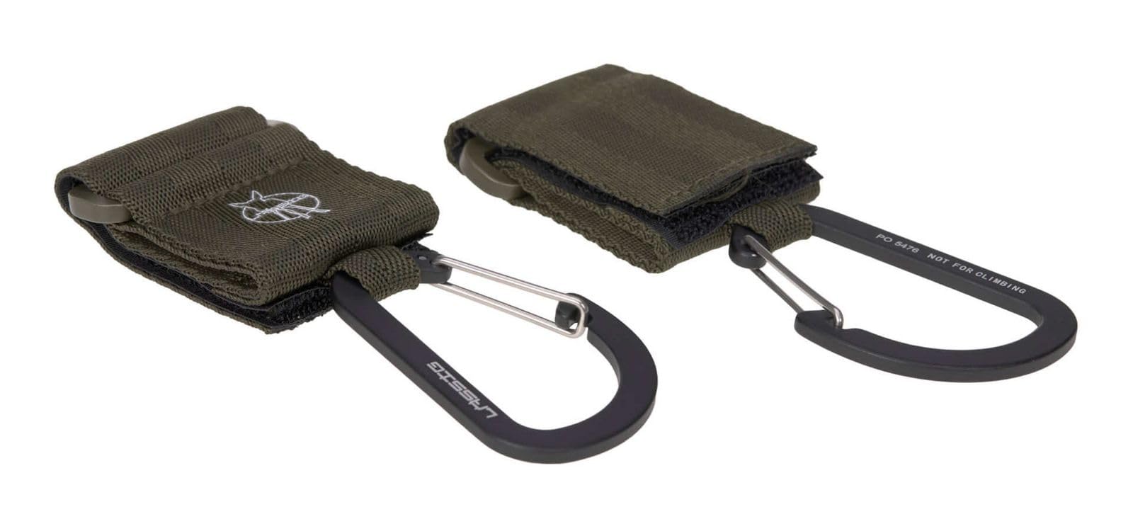 LÄSSIG Attacco per passeggino (2 pezzi) Gancio in velcro moschettone Gancio per passeggino Gancio per la spesa in metallo/Stroller Hooks with Carabiner olive