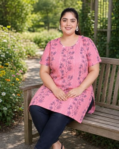 Image of In Love Women's All-Over Printed Cotton Plus Size Longline T-Shirt with Pockets