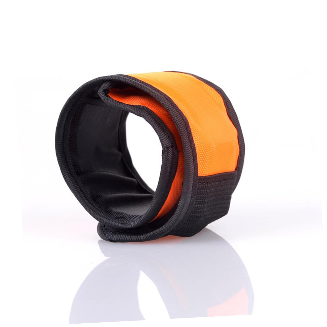Kisangel Braccialetti LED Luminosi Snap per Corsa Notturna Alta visibilità per Jogging Passeggiate E Escursionismo Comodi E Adatti Maggior Parte dei Polsi Rosso Verde Giallo 4 * 3