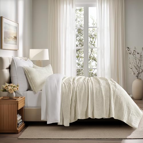 EverGrace Stripe Channel Luxury Velvet Quilt Set Queen Size, Beige by EverGrace - Used condition - Image 3