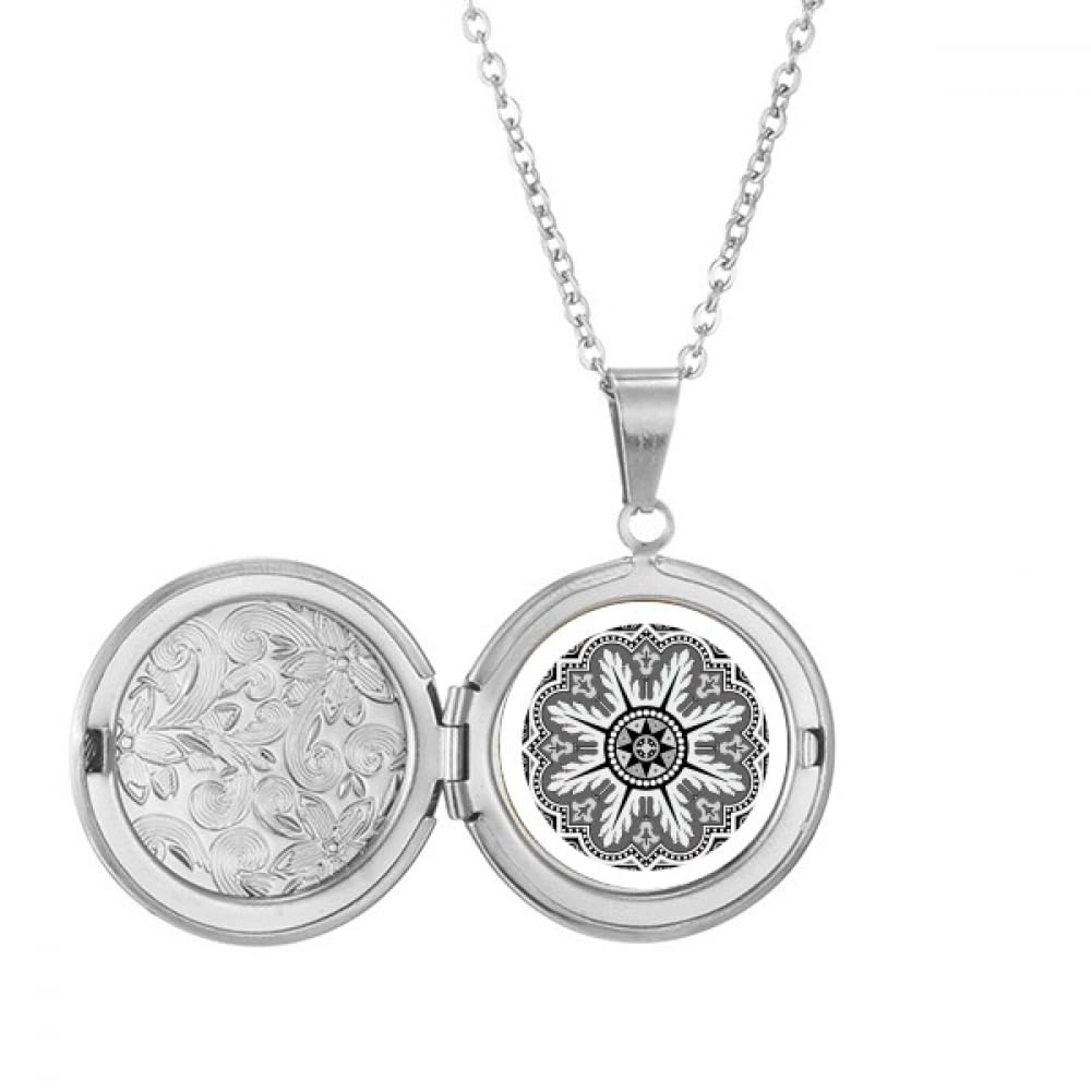 Collier style arabe noir et blanc pendentif médaillon - 5