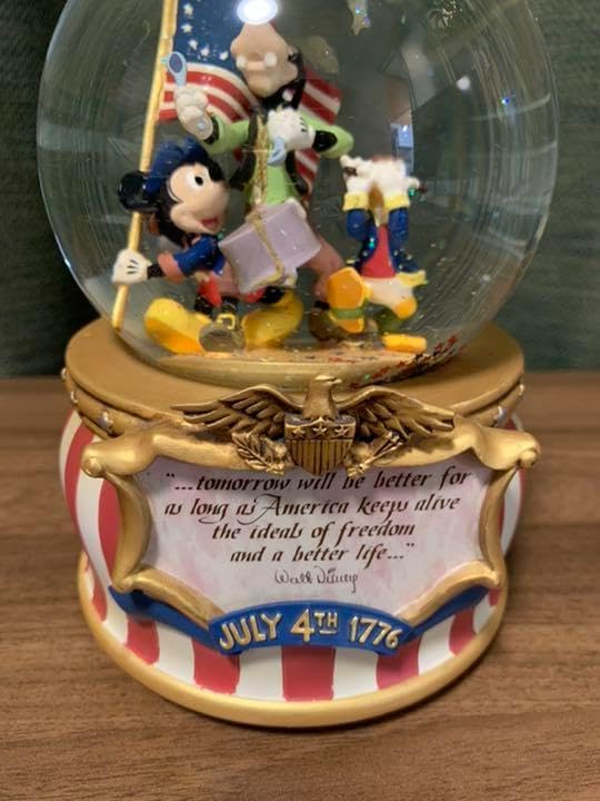 Disney ミッキー ドナルド グーフィー アメリカ独立記念日 スノードーム Disney ミッキー ドナルド グーフィー アメリカ独立記念日