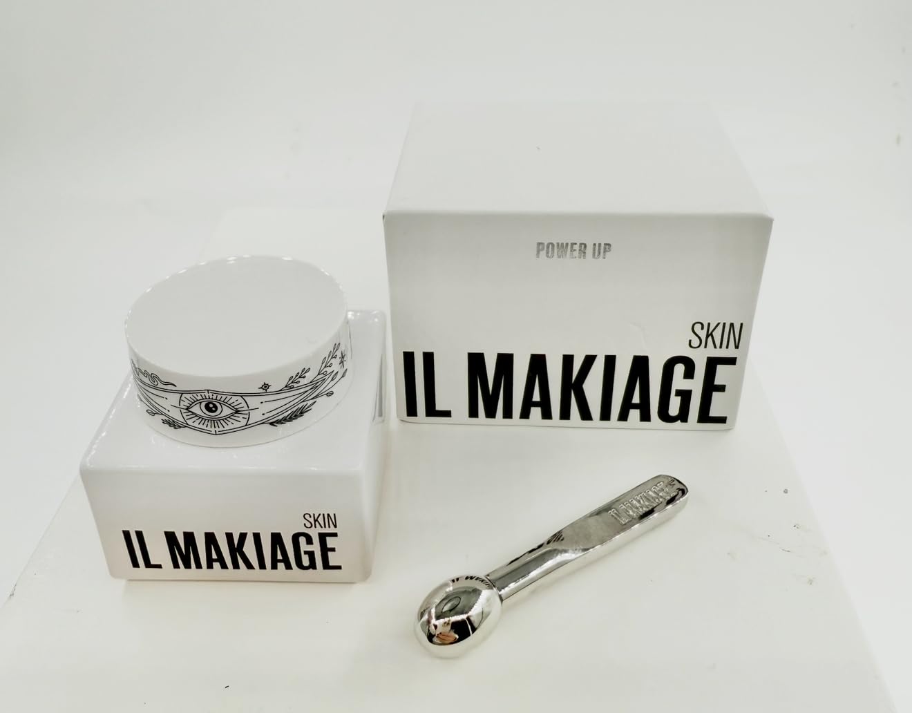 Il Makiage Power Up Eye Cream Anti-Aging Brightness Boosting Eye Treatment Niacinamide + Vitamin C + Caffeine 15ml