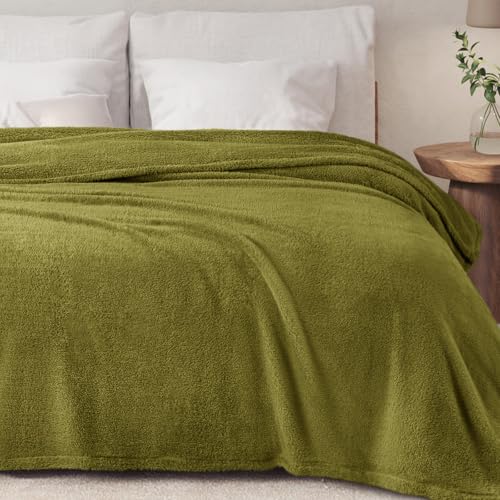 Exclusivo Mezcla Soft Plush Fleece Queen Size Bed Blanket, Olive Green