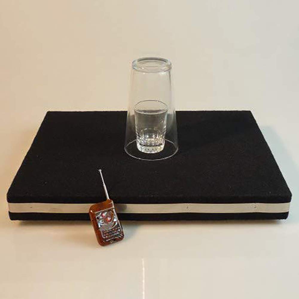 Amazon.co.jp: 【手品 マジック】コインinグラス&グラスブレイキング トレイ テーブルマット ガラスカバー付き テレパシー  メンタリズム制御 舞台マジック道具 手品 道具 : おもちゃ