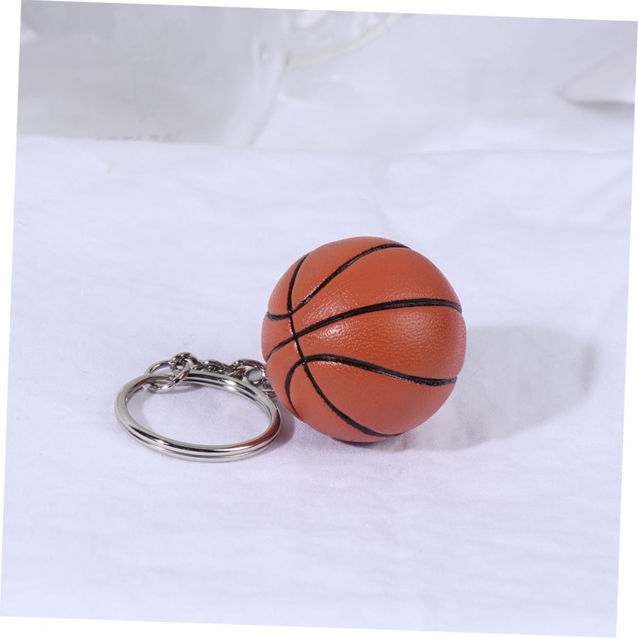 INOOMP Pendente di simulazione di pallacanestro uffizi borse taschen portachiavi da basket creativo decorazioni di pallavolo portachiavi di basket di simulazione mini portachiavi pu