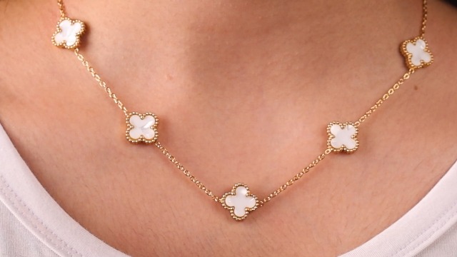 Lucky Four Leaf Clover Necklace for Women 18k Gold Plated