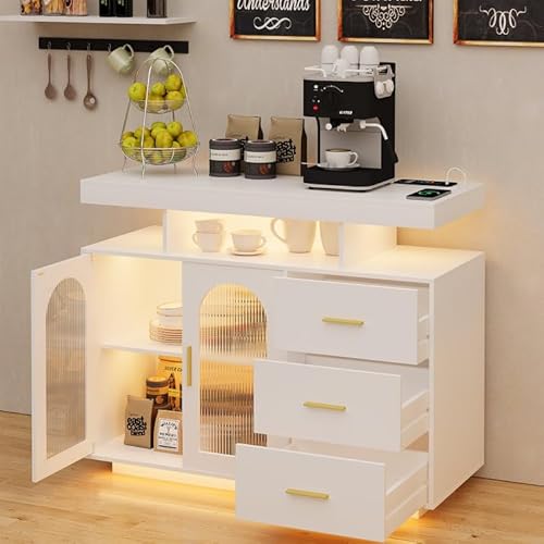 خزانة بوفيه جانبية مع مساحة تخزين من اليفا هوم، 3 ادراج، بابين، جهاز استشعار تلقائي 20 مصباح ملون، طاولة كونسول مع قاعدة شحن، تحكم باللمس للمطبخ وغرفة الطعام (ابيض)