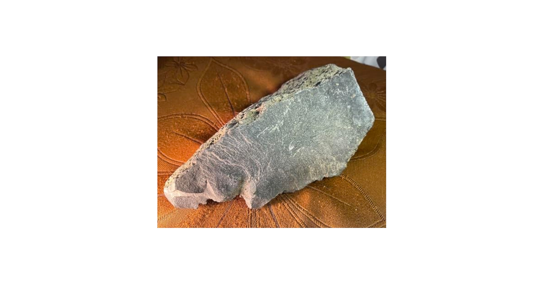 大型の石匙？369 ❑　サヌカイト 石器 時代 ❒ 模写 石器 黒曜石 石鏃 ＋ サヌカイト有舌尖頭器 190 - メルカリ