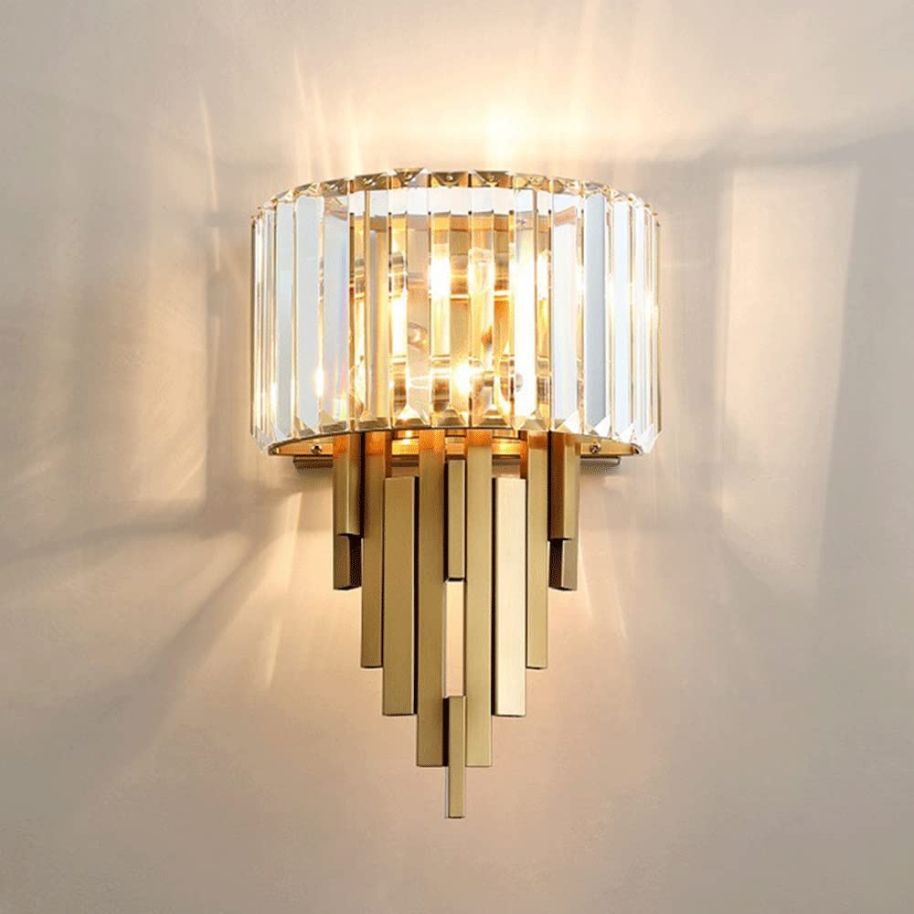 Applique murale moderne en cristal doré pour sublimer un couloir sombre