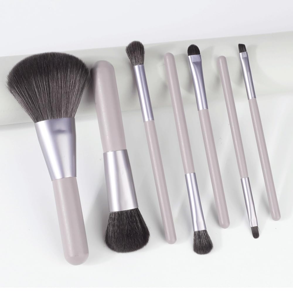 Set di 7 Pennelli per Il Trucco per Principianti: Pennello Morbido per Il Trucco, Pennello per Ombretto, Pennello per Cipria E Fard, Strumenti di Bellezza.