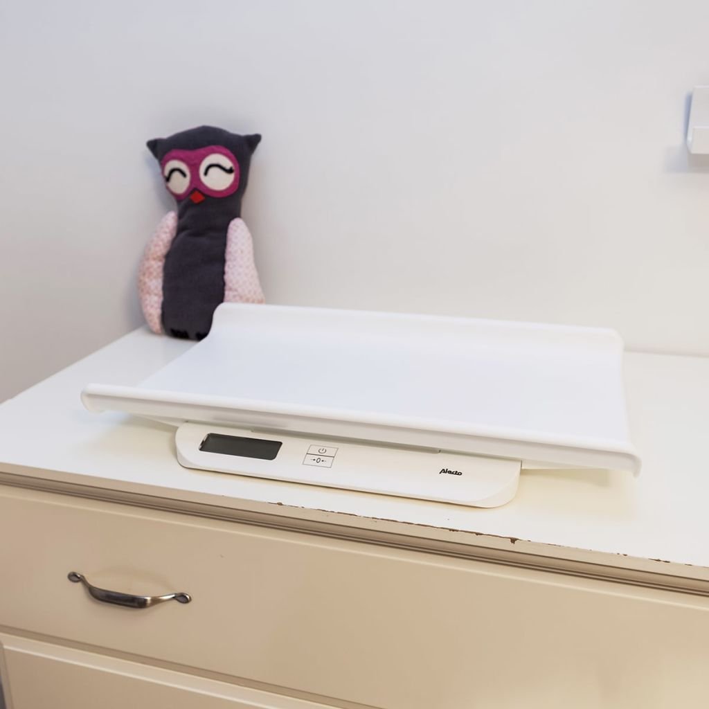 Alecto bambino BC10 Bilancia Neonato - Preciso fino a 5 grammi - Pesa fino a 20 kg - Segui la crescita del tuo bambino - Funziona a batterie (incluse) - Bianco