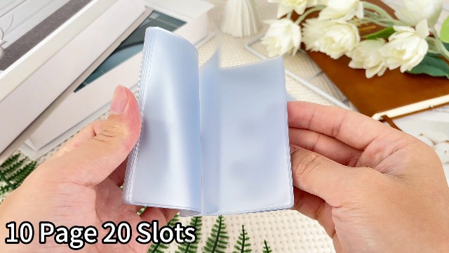 Amazon.com: XiuGlimpse Set of 2 Clear Credit Card Holder Wallet Insert with  10 Protective Sleeves,Plastic Card Wallet Inserts for Medicare Social  Security ID Photoy,Compatible with Bifold Wallets for Men & Women :