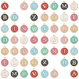[SUNNYCLUE] 混合色52個 エナメル イニシャル アルファベット チャーム ネックレス ペンダント レター パーツ イヤリング 文字チャーム チョーカー ブレスレット 26文字セット A-Z柄 合金ペンダント 丸メタル チャームパーツ アクセサリーパーツ マカロン系 基礎パーツ ジュエリー作り デコキット クラフト手芸 手作りキット DIY飾り物