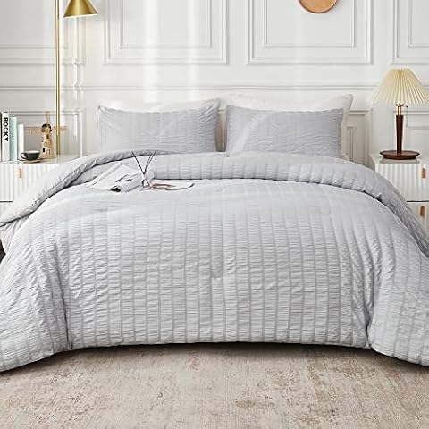 AveLom Seersucker Queen Comforter Set, 90x90 inches, 3 Pieces - Light Gray, 100% Microfiber, Soft Washed, Down Alternative, Chic Seersucker Design, Easy Care, Pet Friendly Cover