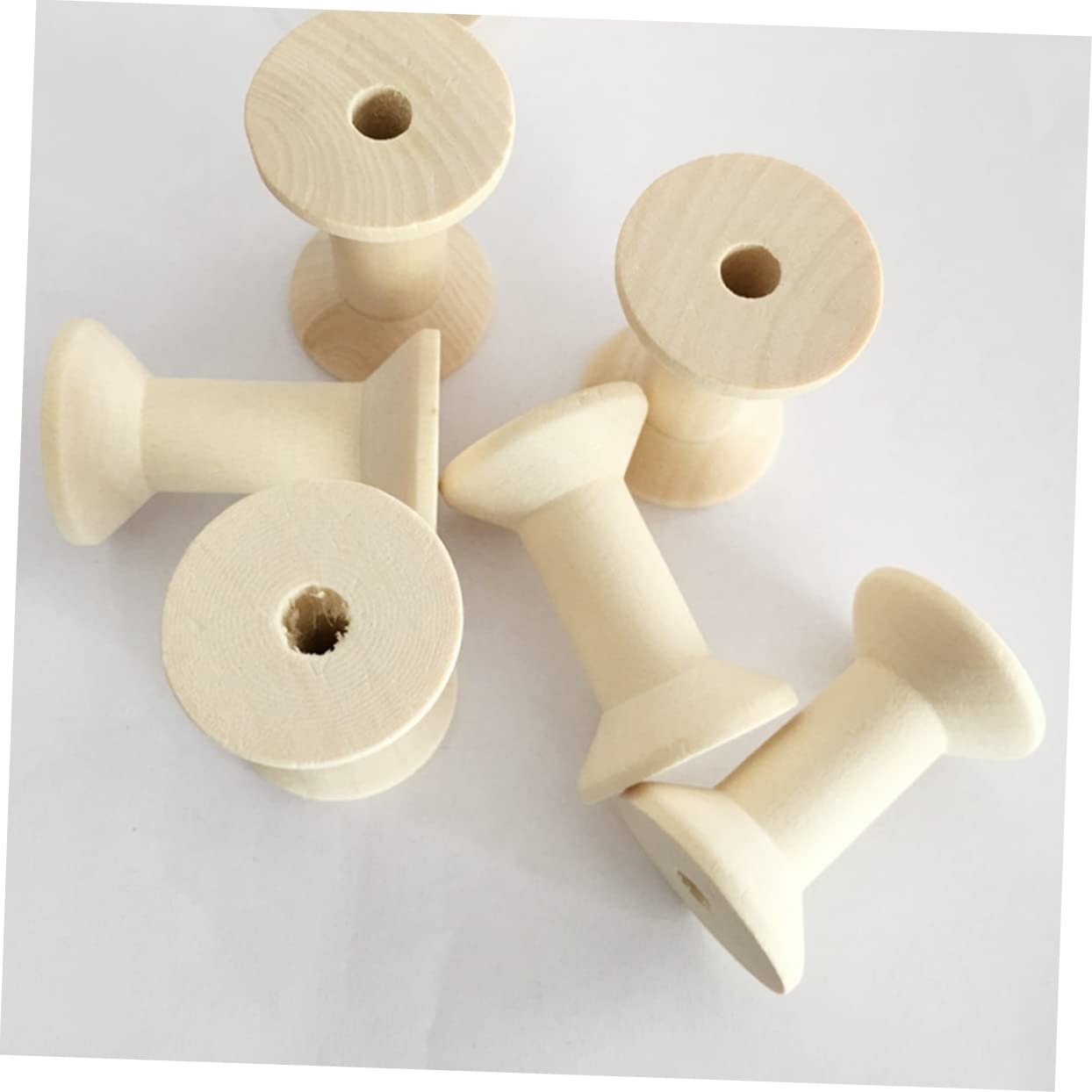 Vieilles Bobines En Bois De Fils. Noir Et Blanc Image stock - Image du Vieilles Bobines En Bois De Fils. Noir Et Blanc Image stock - Image du