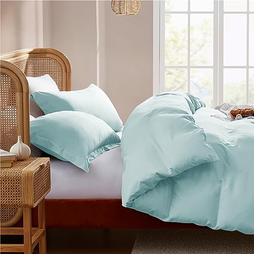 Nestl Queen Duvet Cover Set with Comforter Insert - Light Blue 4 Piece 90x90 Duvet Cover & 2 Pillow Shams with White Quilted Down Alternative Comforter, Ultra Soft, All Season