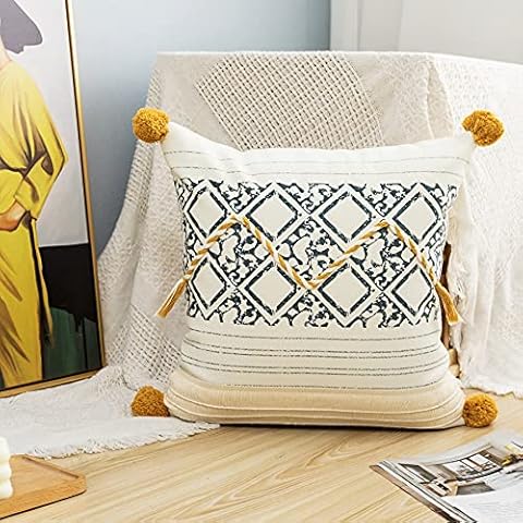 Funda de cojín LIGICKY con pompones y diseño tribal Cover