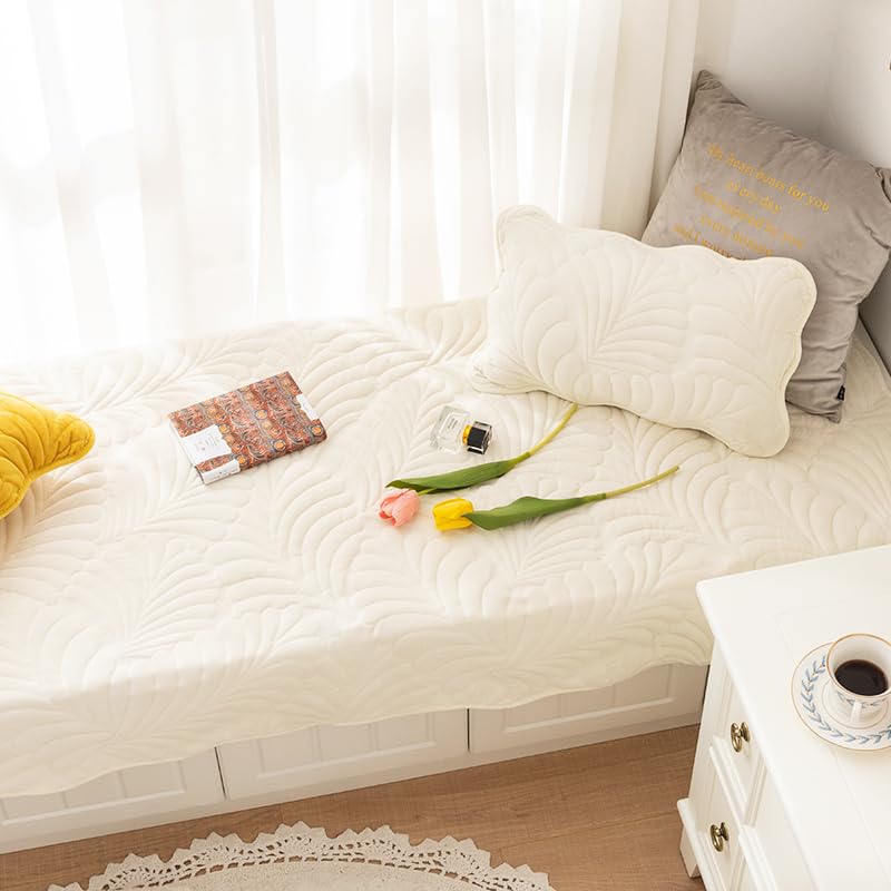 Tapis décoratif en peluche pour créer un coin lecture cocooning