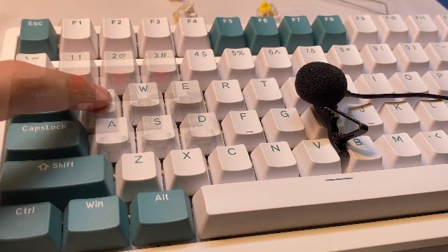 Kailh Box White V2 Clicky Switches for Mechanical Gaming Keyboard