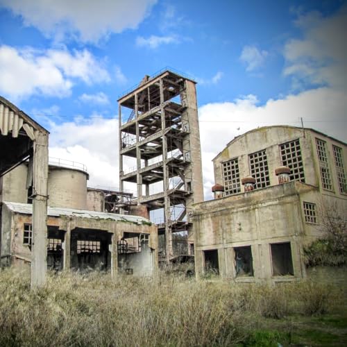Al filo de lo real n&ordm;.558: Investigando y haciendo urbex en lugares malditos