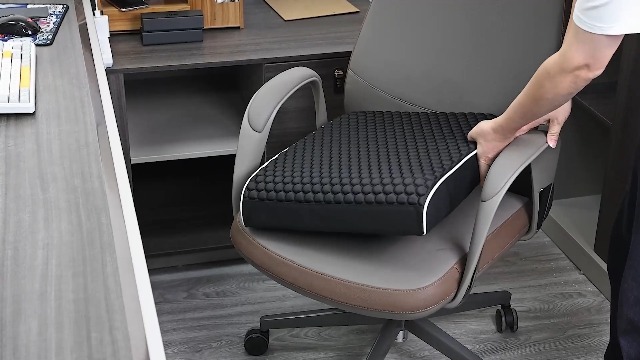 makapuu 様EXTRA CUSHION エクストラクッション Amazon.com: Extra Large Office Chair Cushion (19