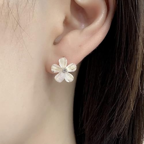 Vista 2 de Aretes pequeños de aro con diseño de flor de plumeria para mujeres y niñas, plata de ley 925 con circonita cúbica de 0.236 in, aros pequeños
