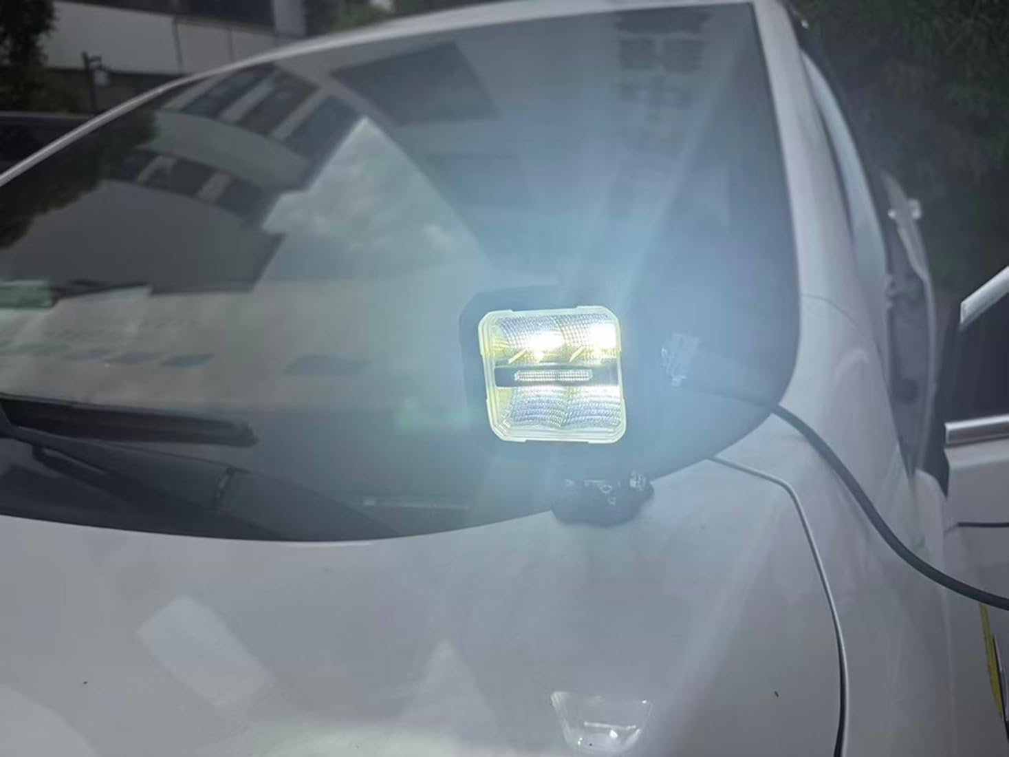 SageSunny Projecteur de travail LED 3 pouces 40W 4000lm 9-30V, rotation à 360 degrés, feux de jour ambre et blancs, pour camions, Jeep, SUV, quads et SSV, 1 pièce - garantie 18 mois