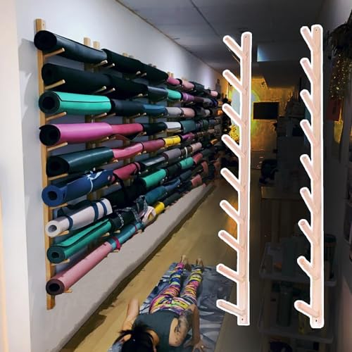Rangement tapis de yoga mural en bois pour éliminer le désordre dans le salon