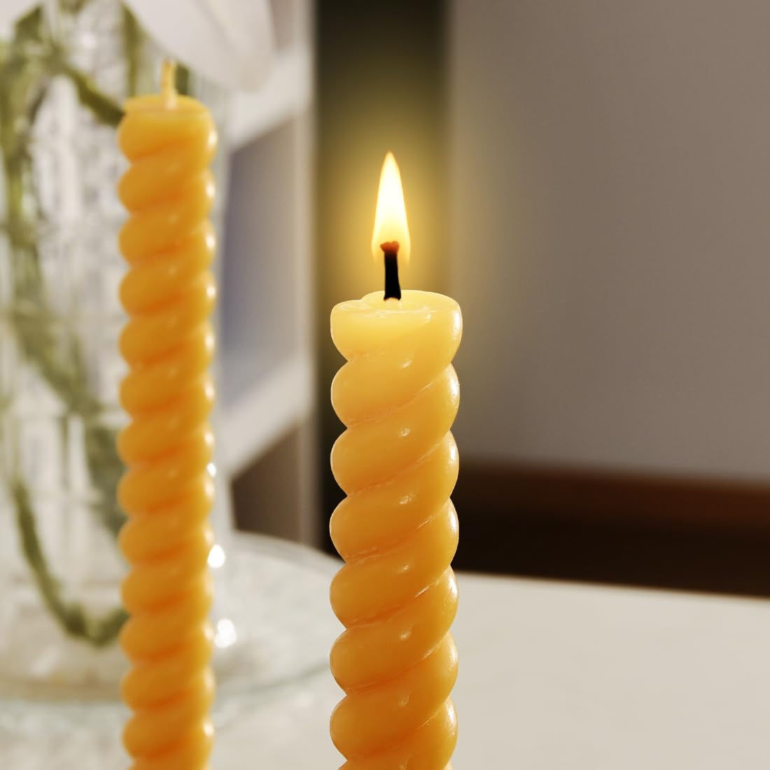 DEYBBY Candele in cera d'api virale naturale, antigoccia e senza fumo, 25,4 cm, in pura cera d'api, set di 4 candele alte brucianti per decorazioni domestiche e regalo in qualsiasi occasione