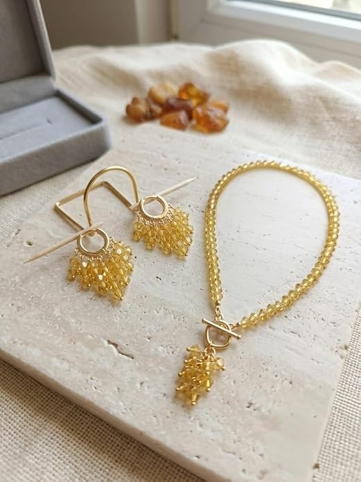 Juego de collar y pendientes chapados en oro de 18 quilates con cuentas de