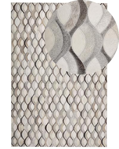 Beliani Tapis Patchwork 140 x 200 cm en Peau de Vache Beige et Marron Motif Écailles Accessoire Déco Parfait pour Intérieur Rustique et Rétro