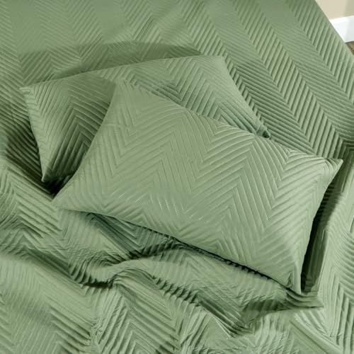 Image of RD TREND Pillow Covers Set of 2 | Quilted Cotton | Soft, Cooling & Breathable | Skin & Hair Friendly | Hidden Zipper Pillowcases | Standard Size 18x28 Inches | Pine Green