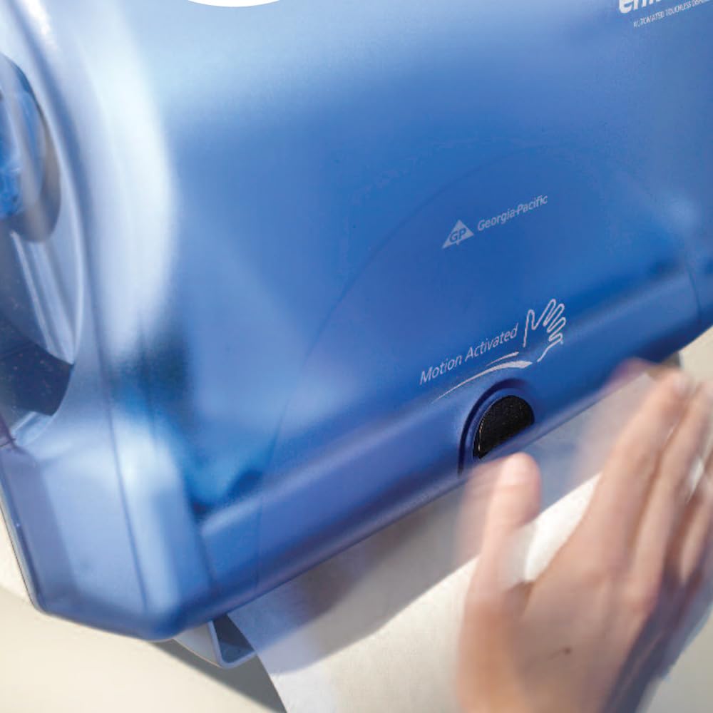 Photo Libre De Droit De Distributeur De Serviettes En Papier Dans La Salle De Bains Sports En Salle Gm537885850 95562759