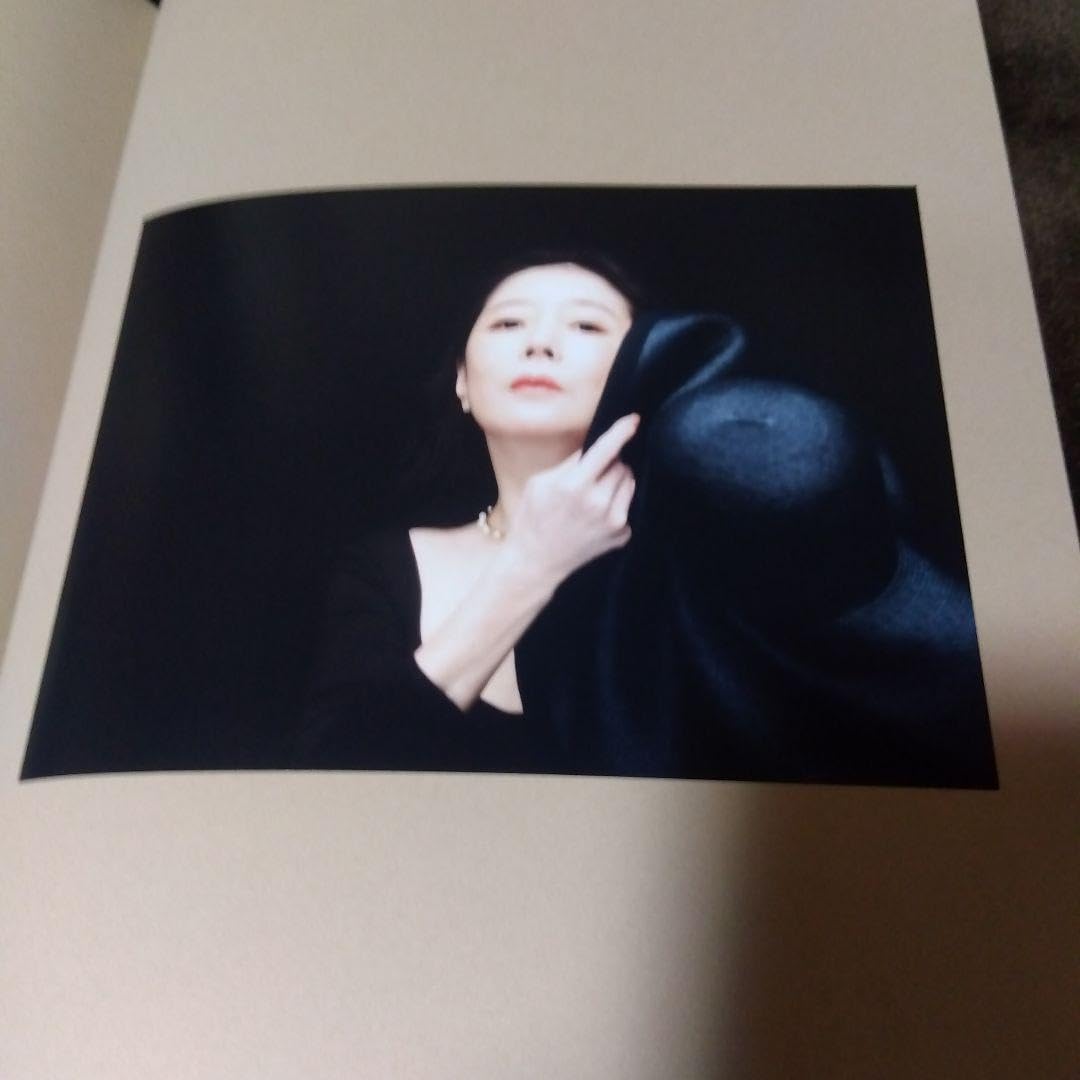 Amazon.co.jp: 中森明菜ファンクラブ限定写真集 : おもちゃ