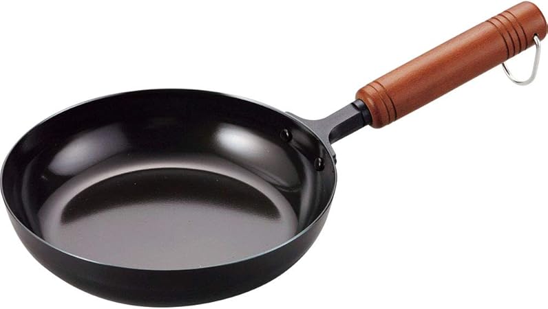 絶賛 チタニウム フライパン 軽い 錆びにくい 持ち手が熱くならない 木柄 いため鍋 26cm 国産 日本製 人気絶頂 Insfatima Com Ar