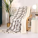 Material: aus hochwertigem 100% Polyester-Mikrofaser hergestellt, Gewicht: ca. 600g/qm, wärmer und dicker als ähnliche Produkte. Beide Seite der Fleecedecke haben bequem weiche und kuschelige Touch-Gefühl.