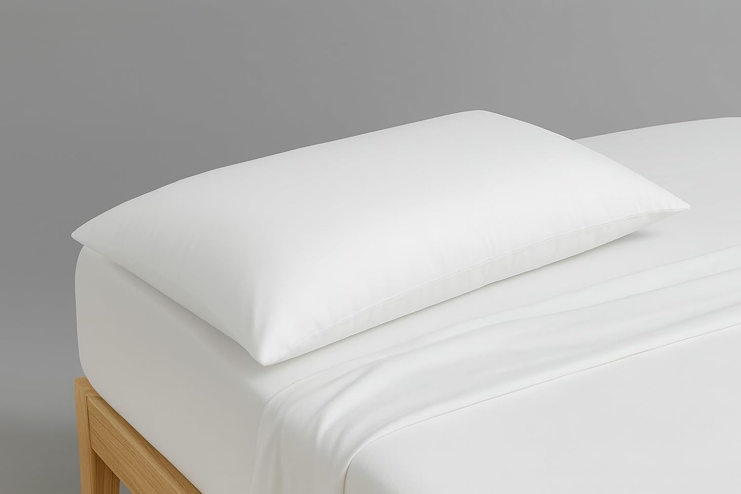 Moshy Almohada de Fibra Alba Antiácaros, Altura y Firmeza Alta, Doble Funda de Polialgodón con Tratamiento Sanitized (150 cm)
