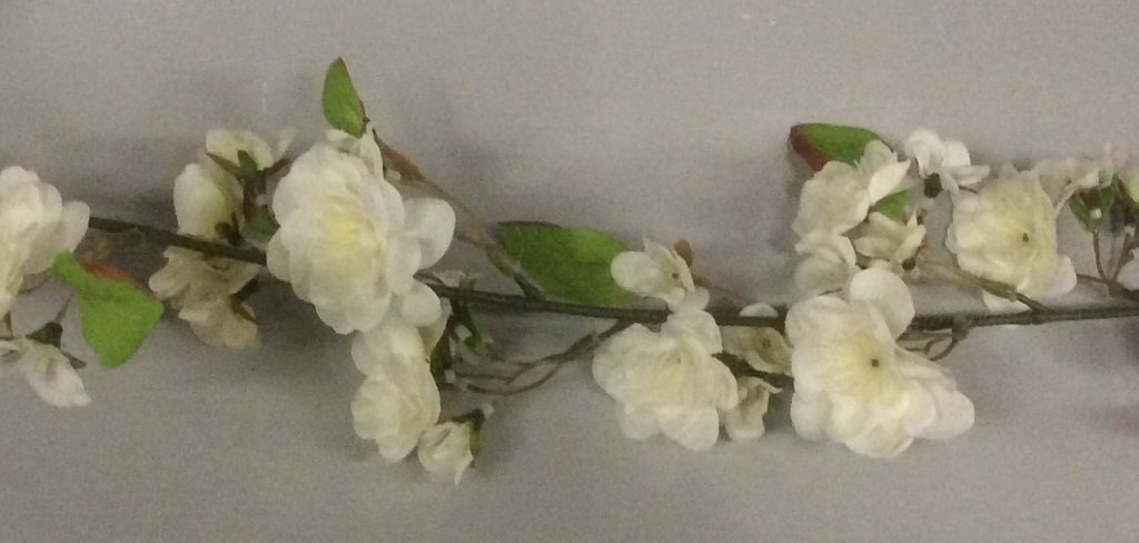 Swift Ivory Artificial Silk Flower Cream Apple Blossom Garland 6Ft