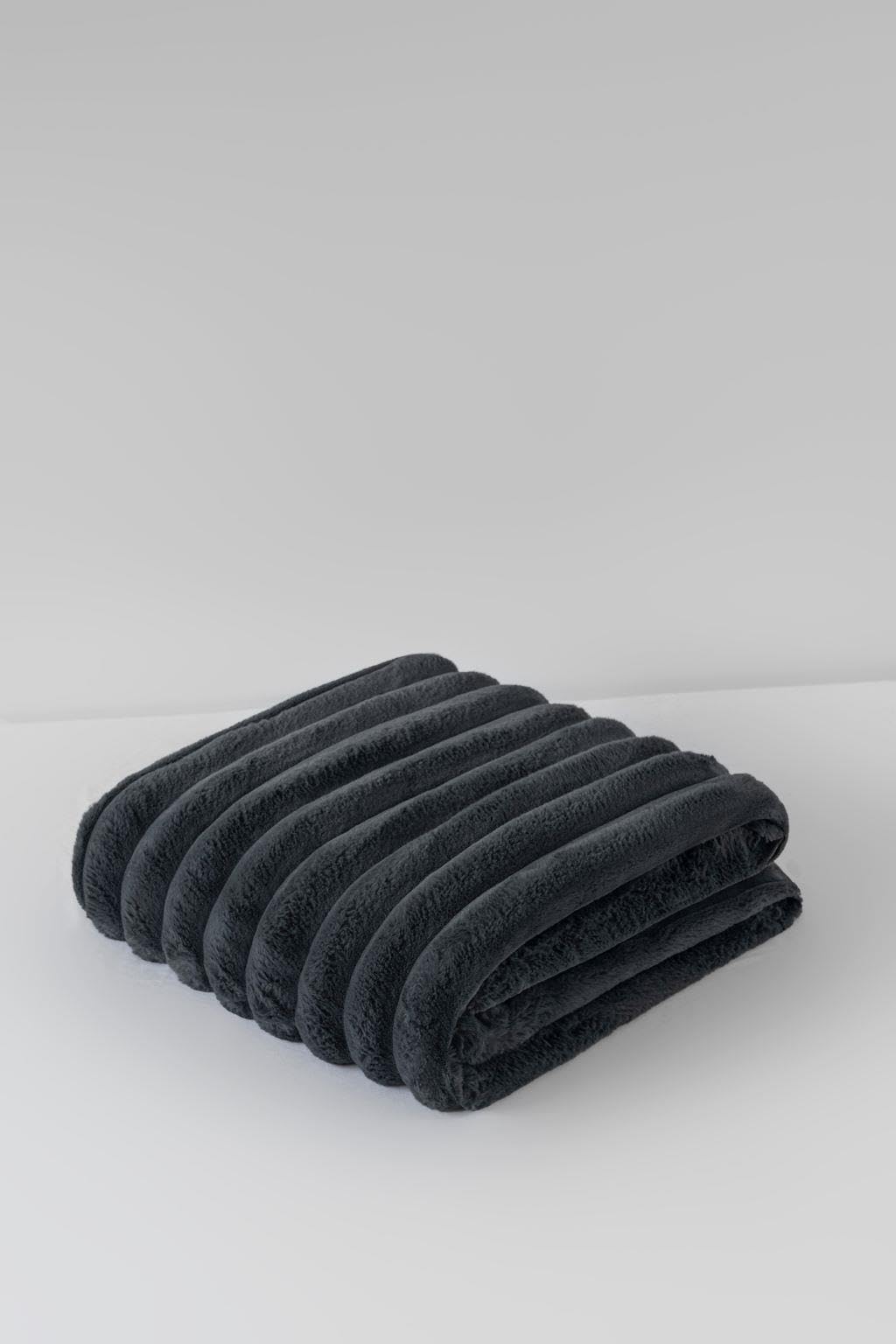 Chunky Ribbed Faux Fur Throw Blanket Dark Charcoal