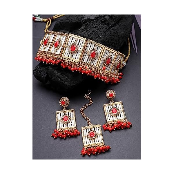 Sukkhi Beautiful Squared Shaped White Beads Studded With Gold Plated Choker Necklace Set For Women - Image 4