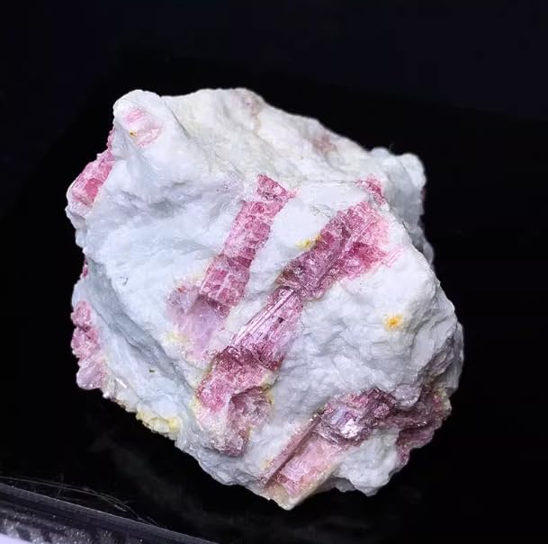 Naturalny turmalin z kwiatów śliwki, surowy, szorstki kryształowy kamień