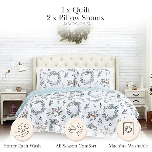 Southshore Fine Living, Inc. Happy Holidays Christmas Bedding Set King Size 3-Piece Oversized Christmas Quilt Set with Quilted Shams, California/King