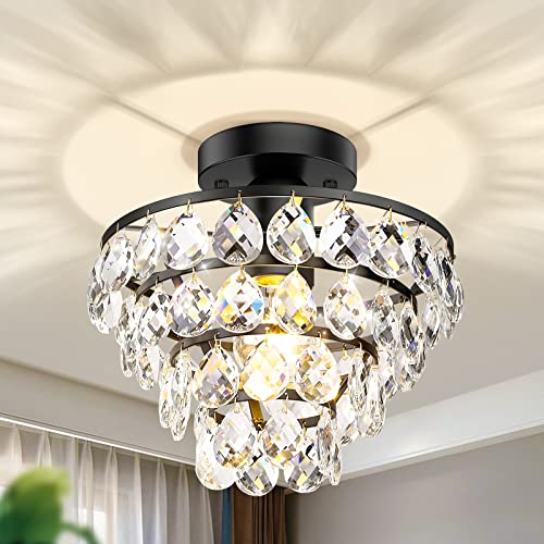 Plafond en cristal chic pour un salon prestigieux et lumineux
