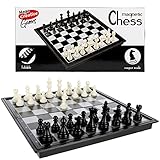 Le jeu est conçu dans les couleurs contrastées noir et blanc.